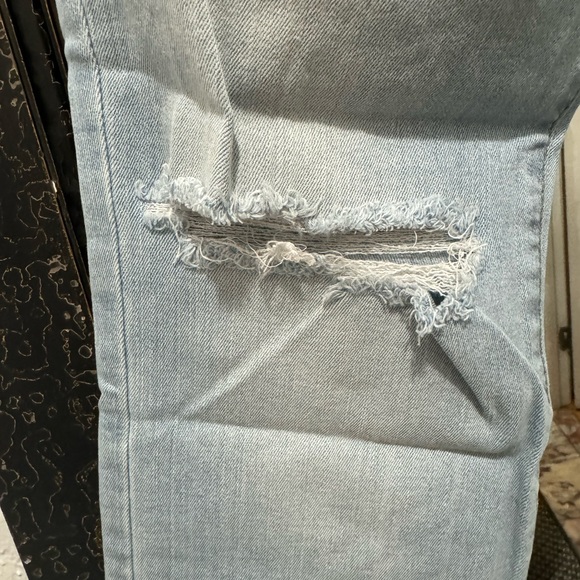 distressed blue jeans - Picture 3 of 8